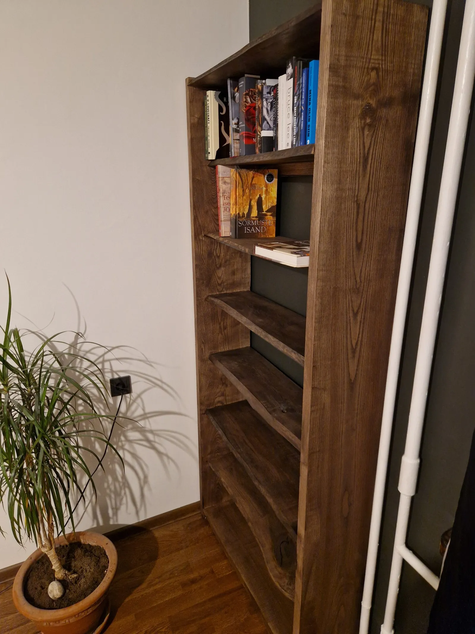 Bookshelf — 11