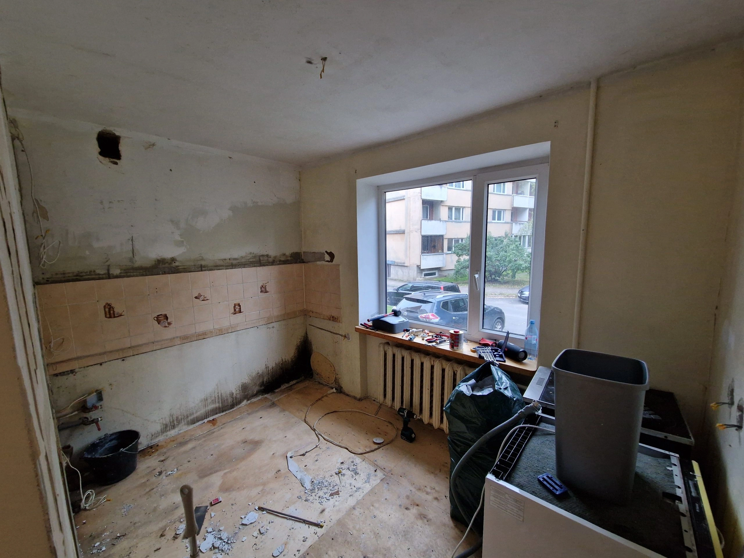 Kitchen — 6