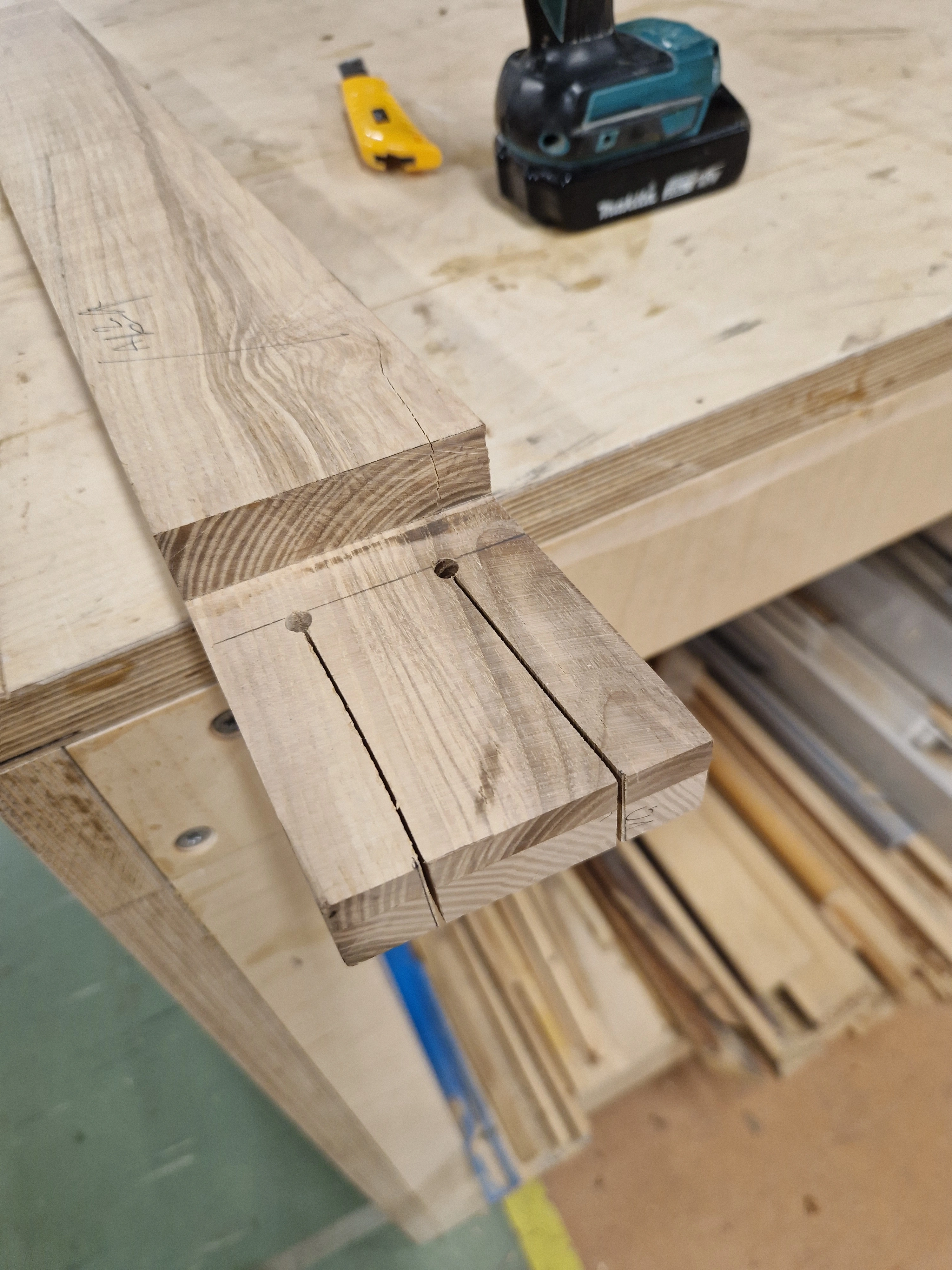 Dining Table MKII — Table legs Assembly — 1