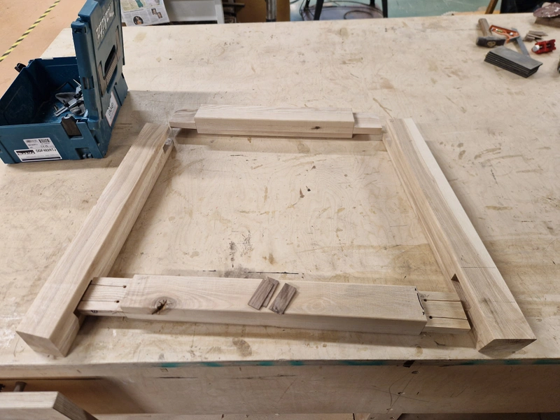 Dining Table MKII — Table legs Assembly (2)