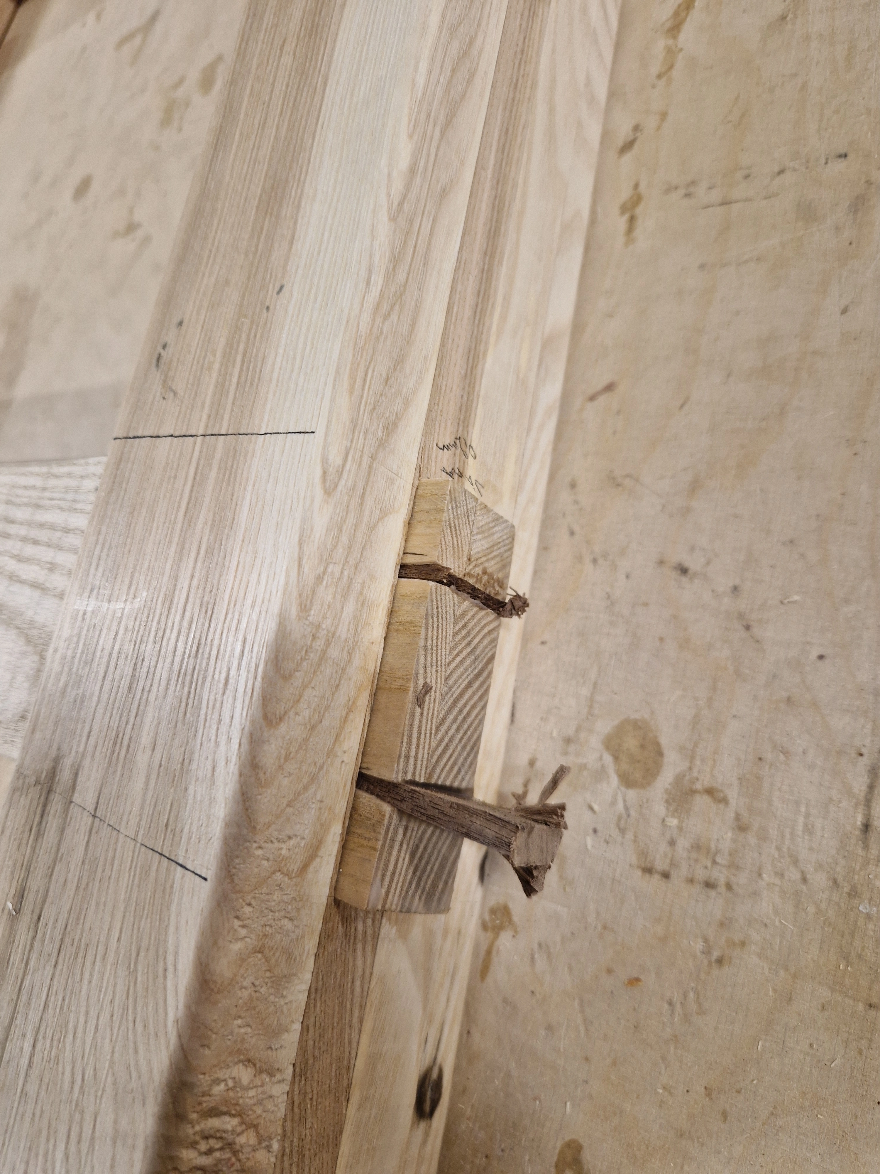 Dining Table MKII — Table legs Assembly — 8