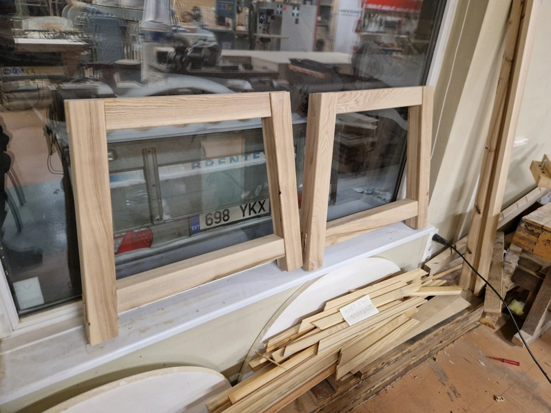 Dining Table MKII — Table legs Assembly (10)