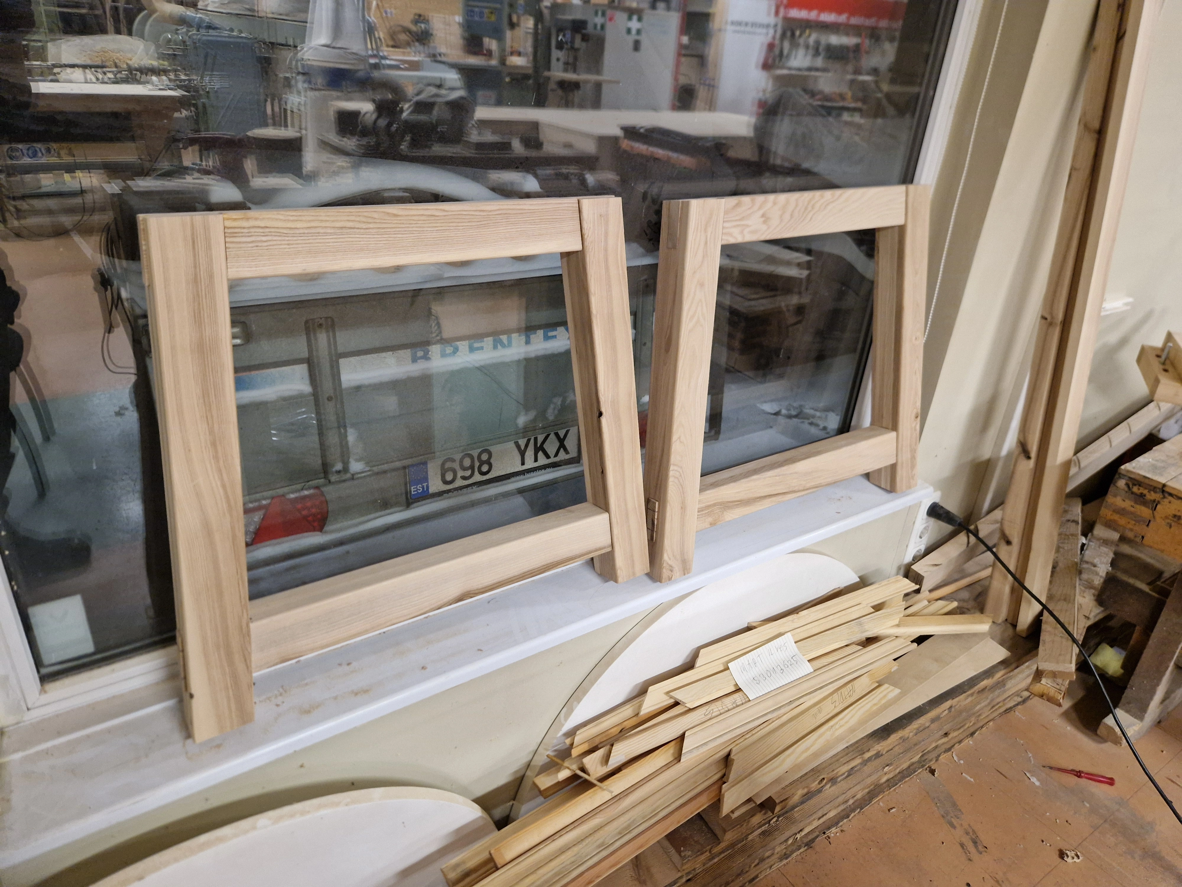 Dining Table MKII — Table legs Assembly — 10