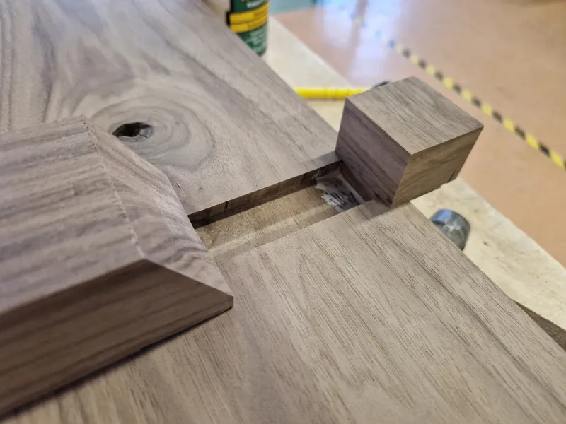 Dining Table Mk2 — The Last Cuts Connecting Top & Frame, Patching (10)