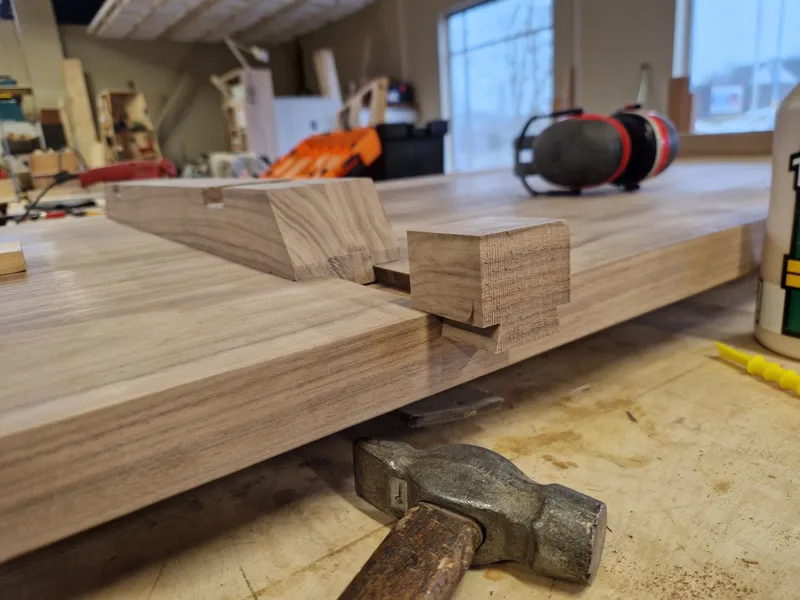 Dining Table Mk2 — The Last Cuts Connecting Top & Frame, Patching (11)