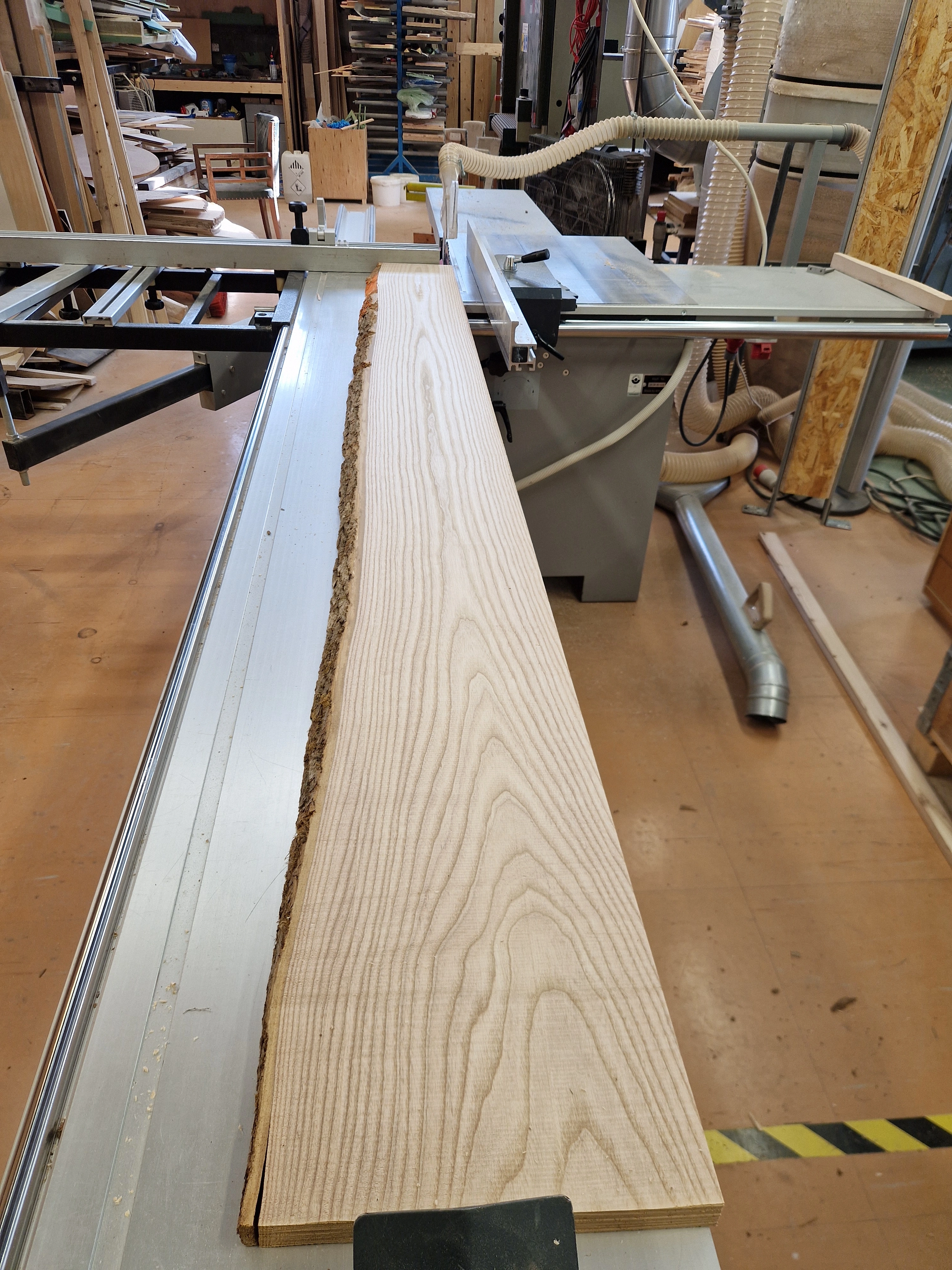 Bookshelf MKII — Milling & Sawing Legs — 1
