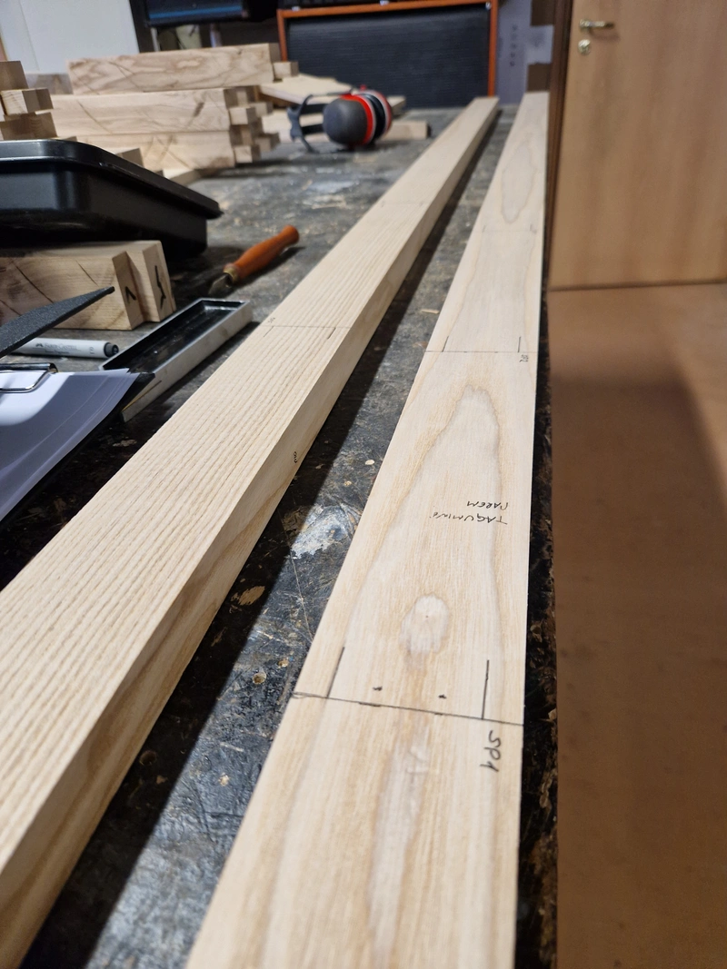 Bookshelf MKII — Tenons Legs (1)