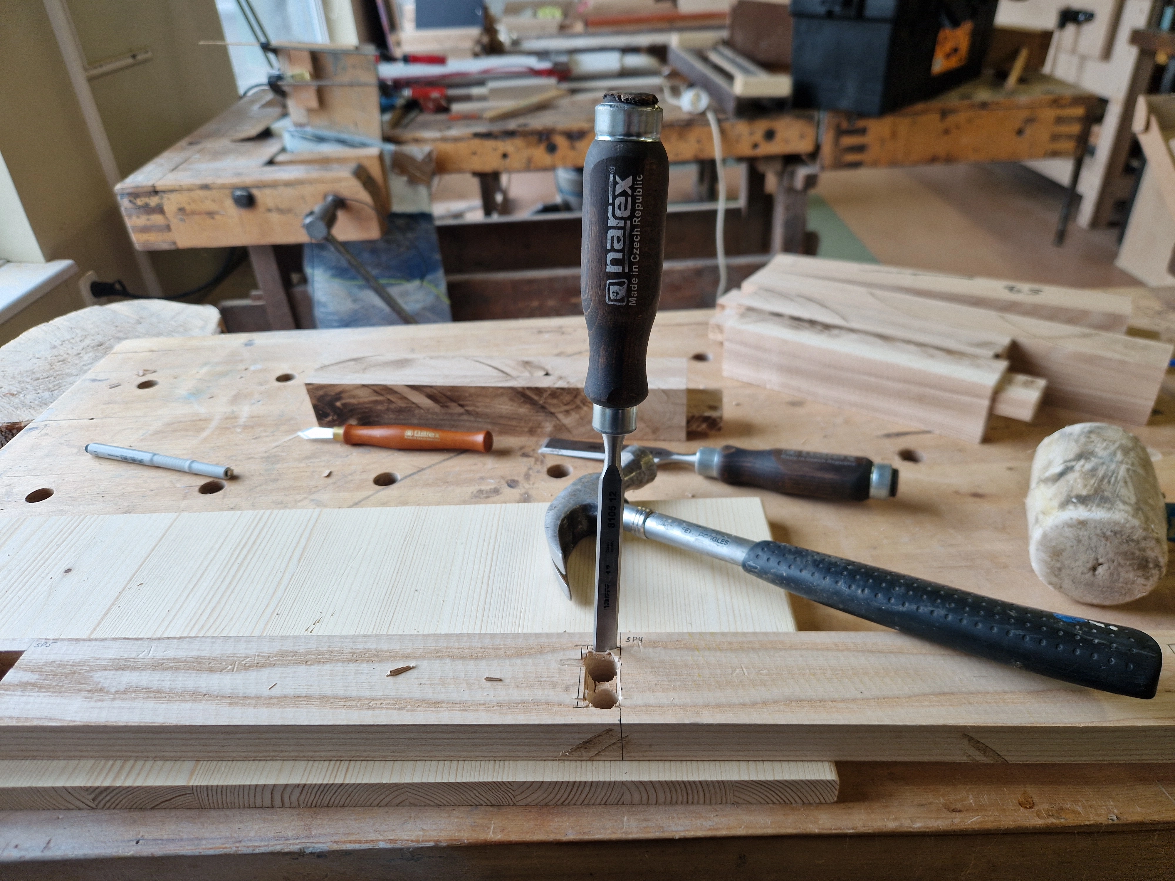 Bookshelf MKII — Tenons Legs — 5