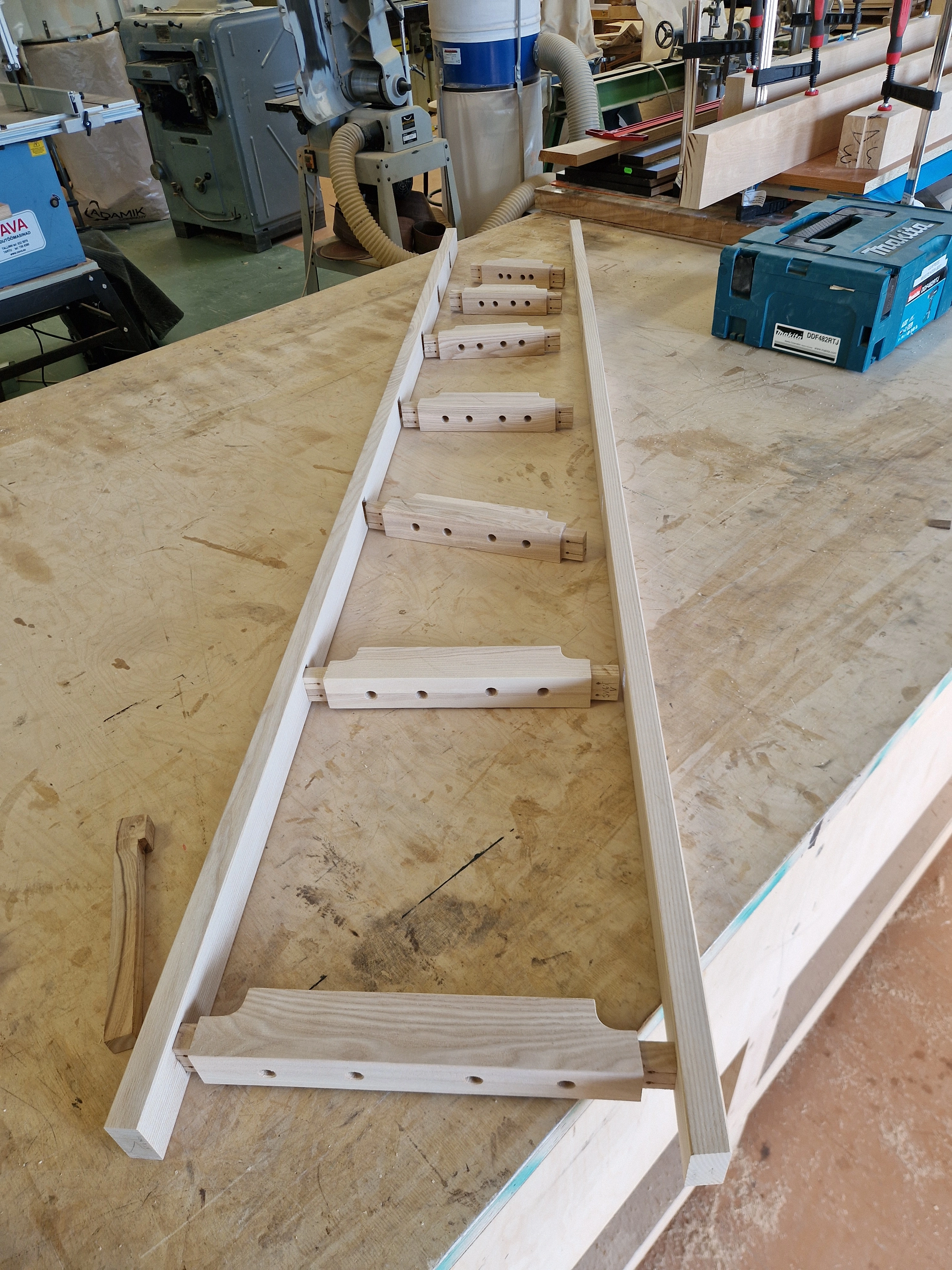Bookshelf MKII — Assembly Legs — 3
