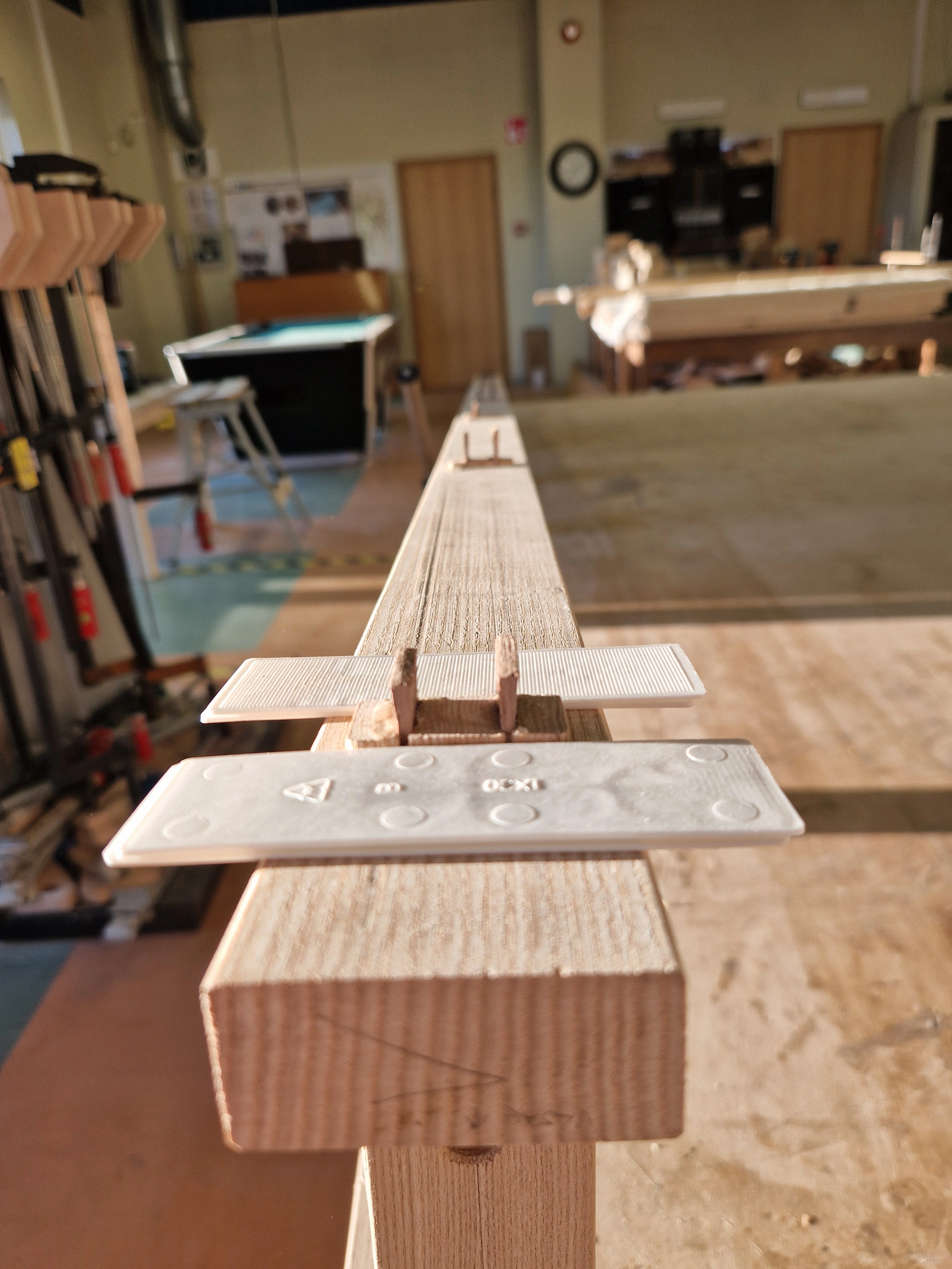Bookshelf MKII — Assembly Legs — 4