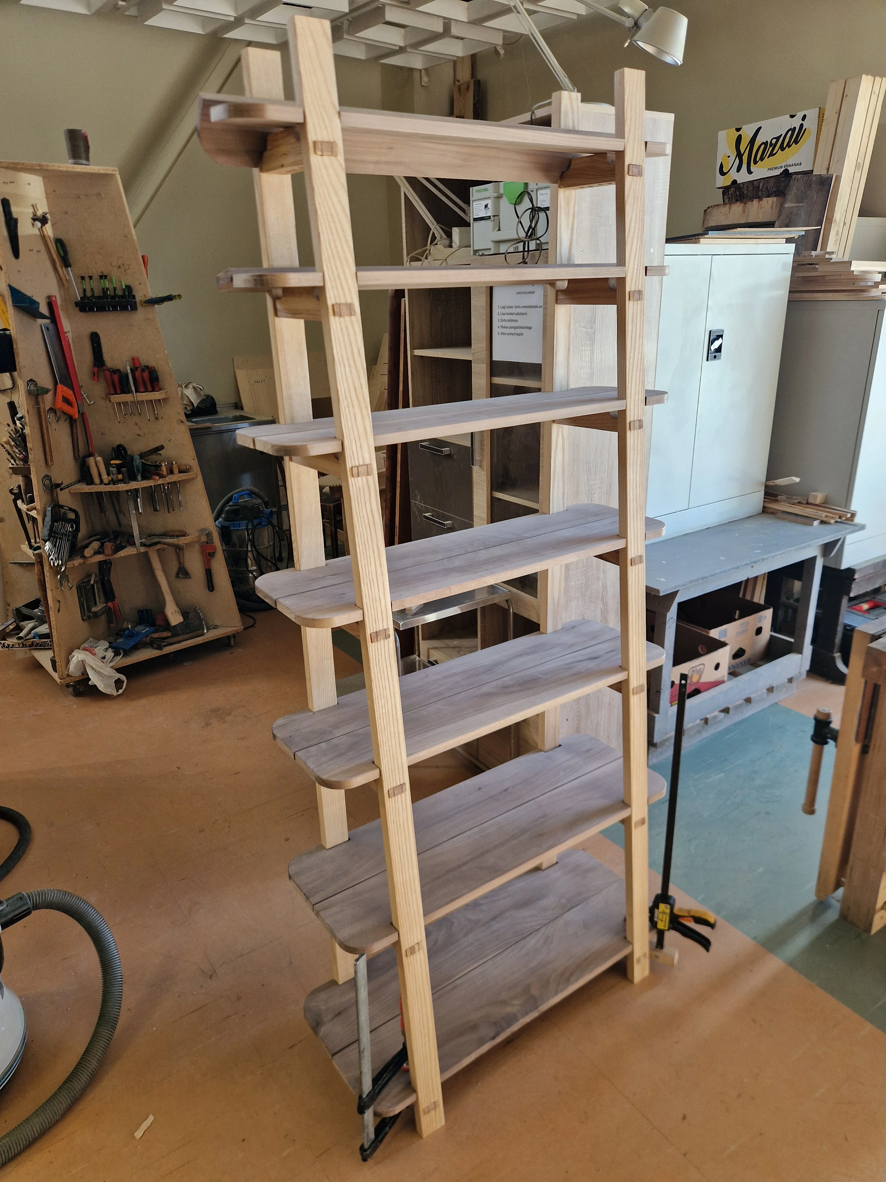 Bookshelf MKII — Shaping Shelves — 13