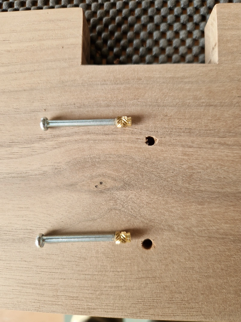 Bookshelf MKII — Assembly Bookshelf (4)