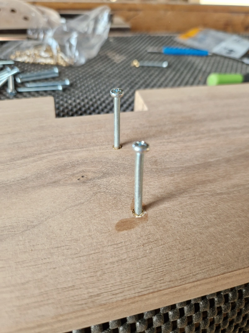Bookshelf MKII — Assembly Bookshelf (6)