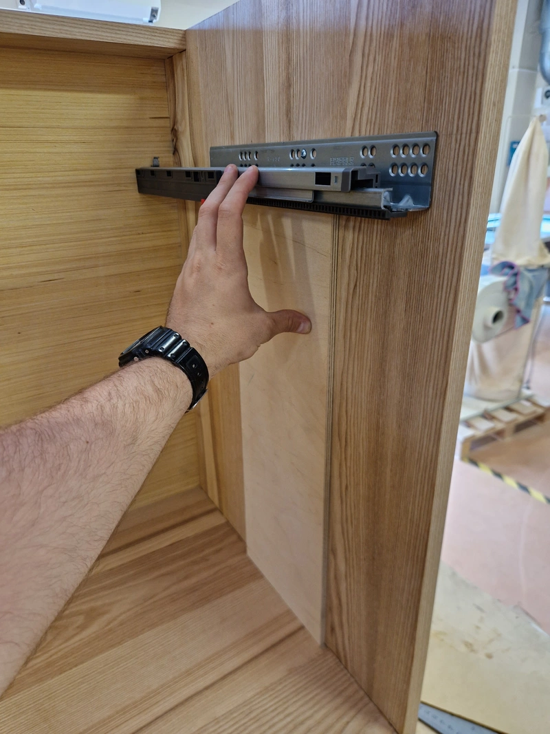 Dresser — Assembly Drawerboxes (8)