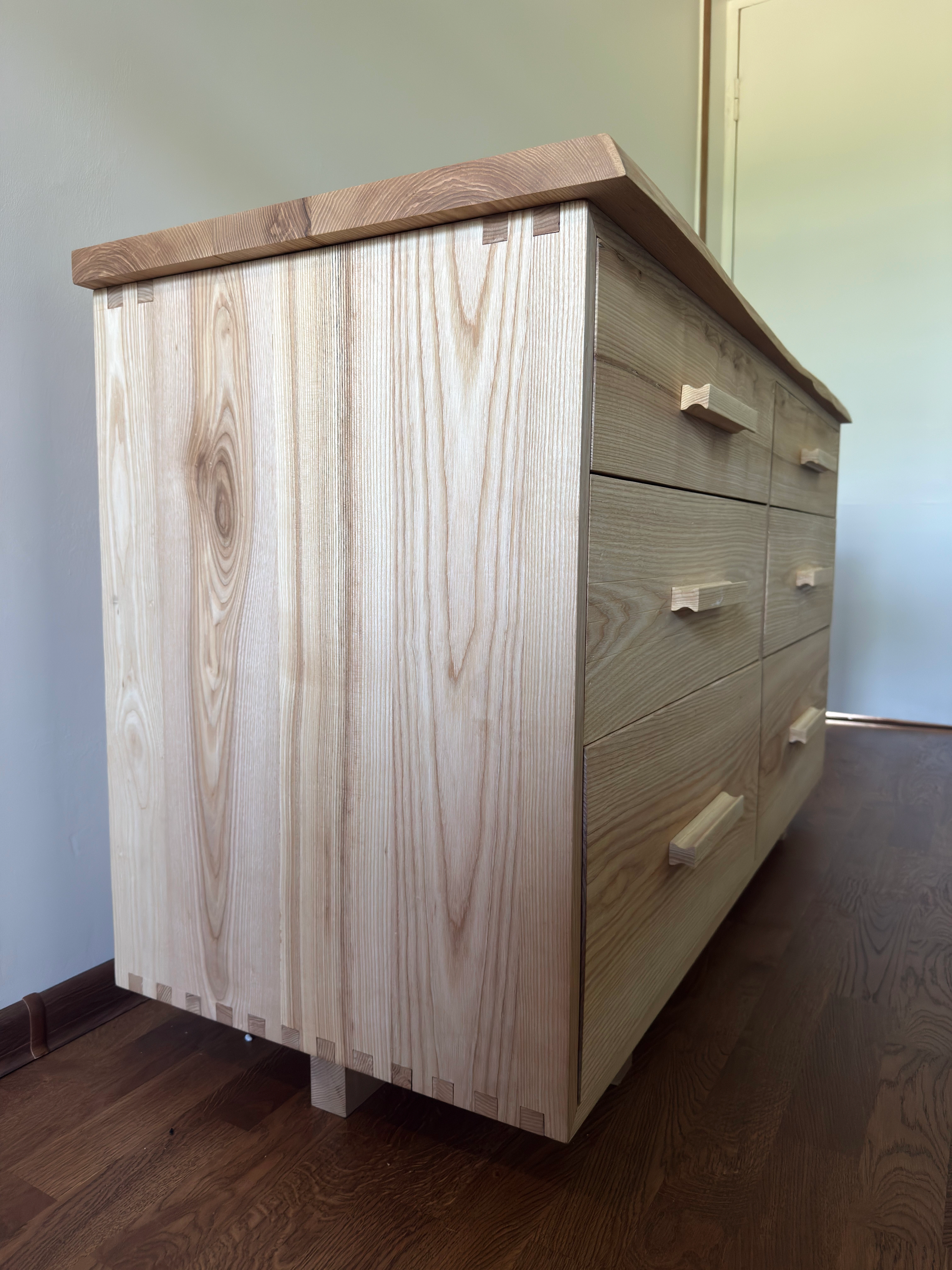 Dresser — 3
