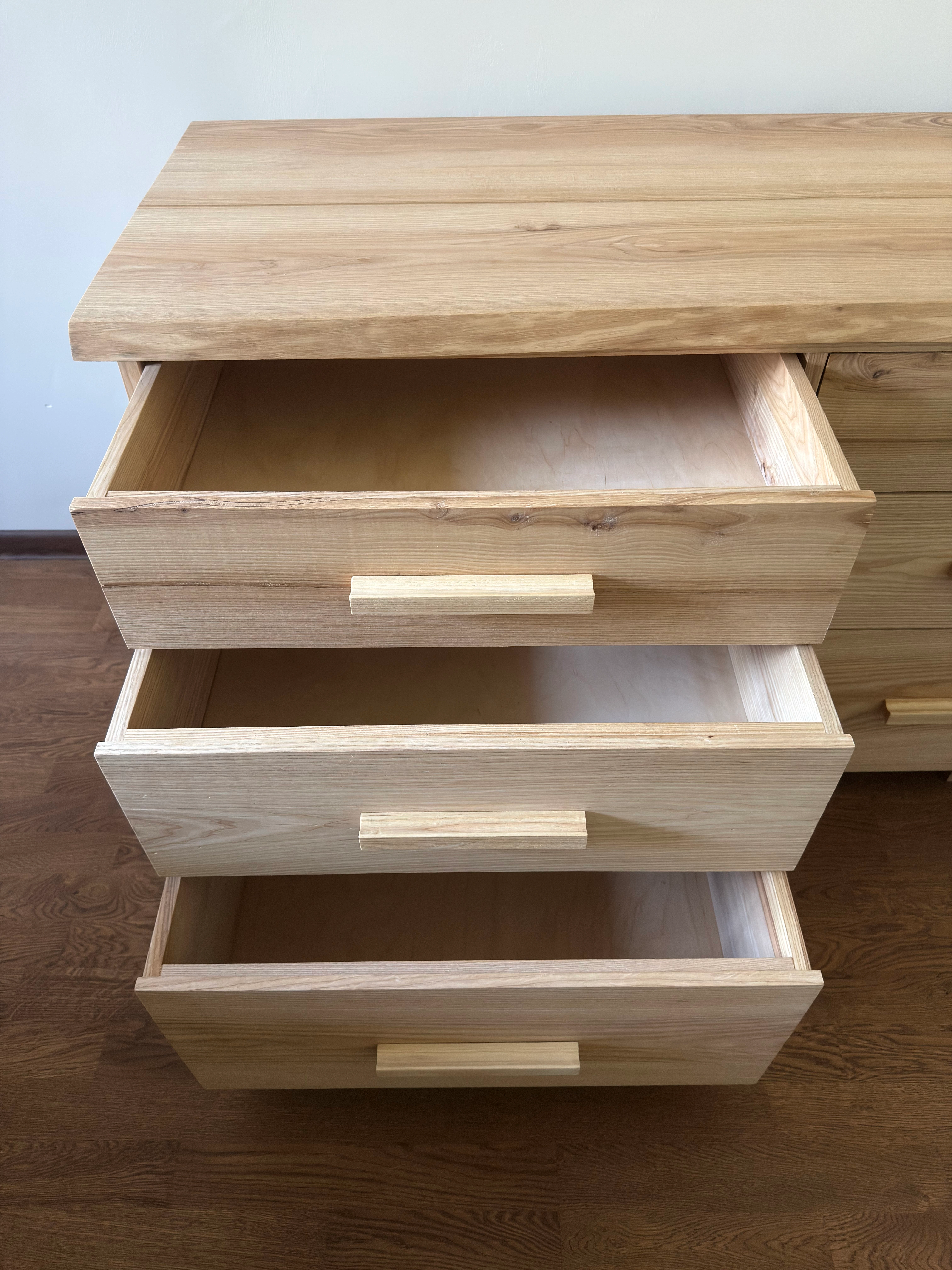 Dresser — 6